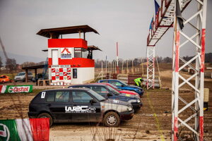 POZOR NOVÁ DIVÍZIA SÉRIOVÝCH ÁUT